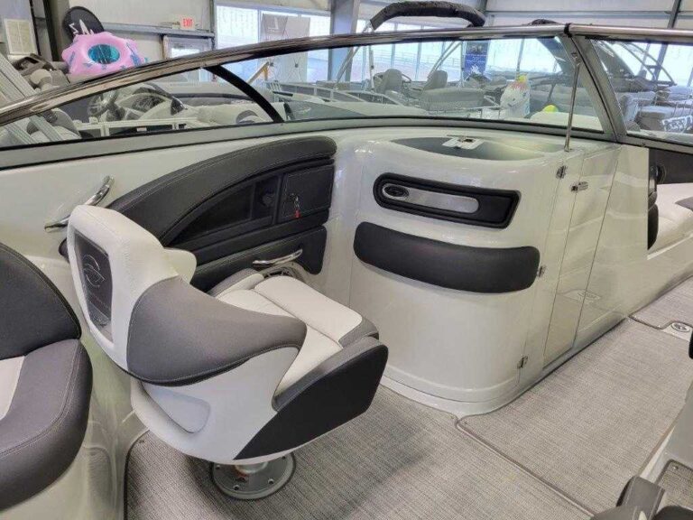 2022 Crownline 255 SS - Arch US-KIS88005H122 [photo 17]